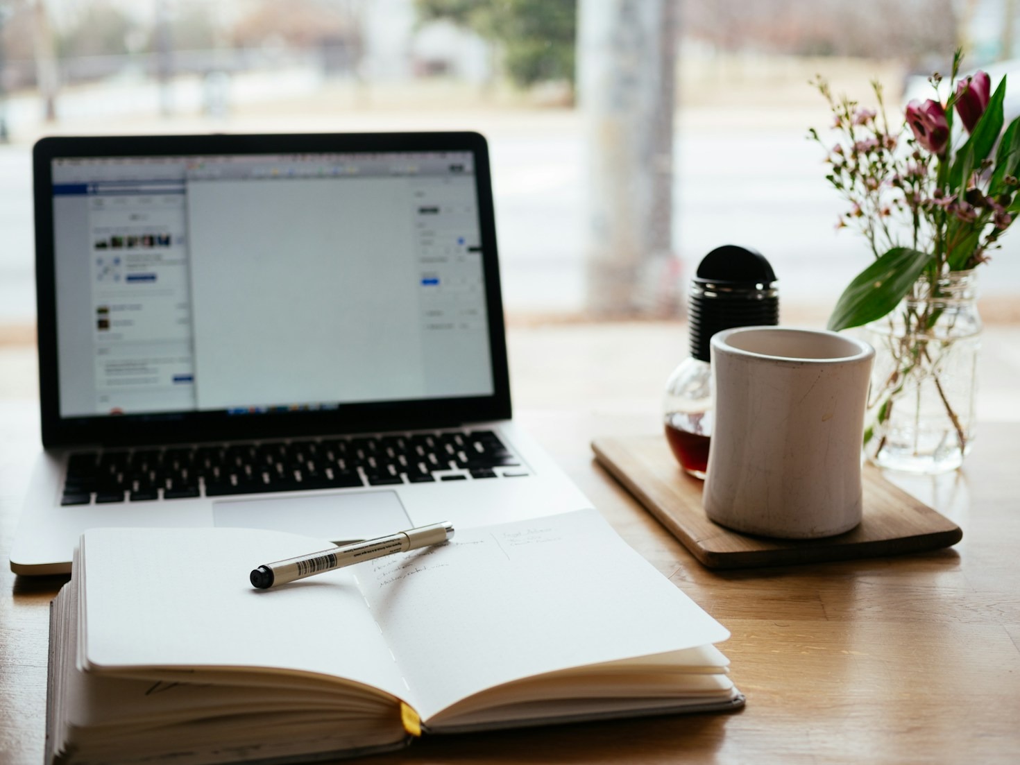 How to Stay Informed in a Fast-Paced World